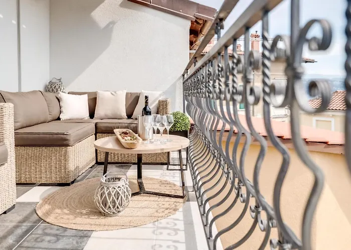 Luxury Regina Apartment *