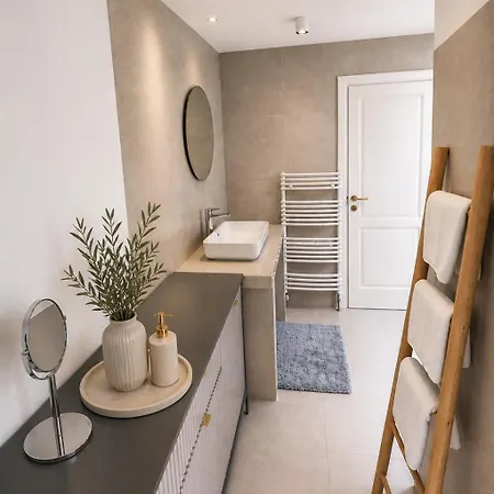 Luxury Regina * Οπατία
